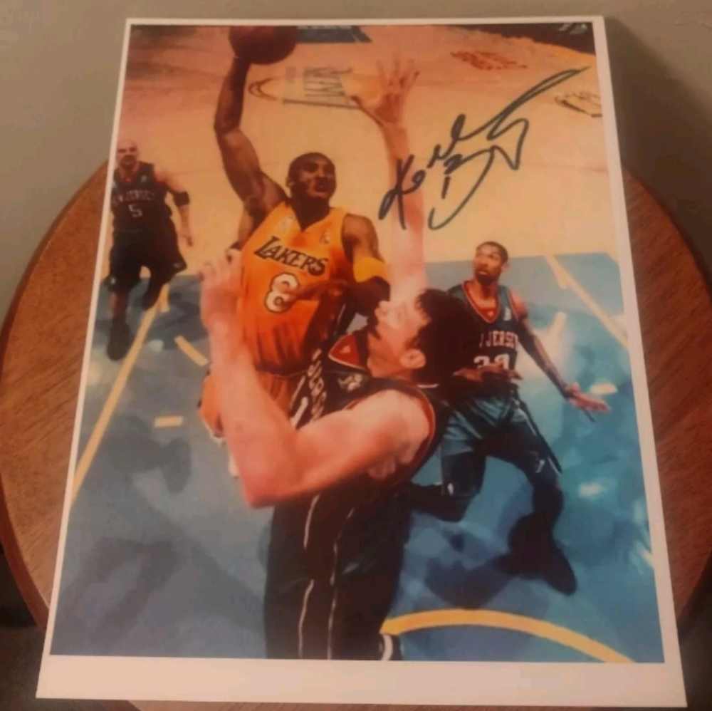 NEW!💯 KOBE BRYANT LAKERS 8.5x11 ULTRA GLOSSY VINTAGE REPRINT BASKETBALL POSTER!